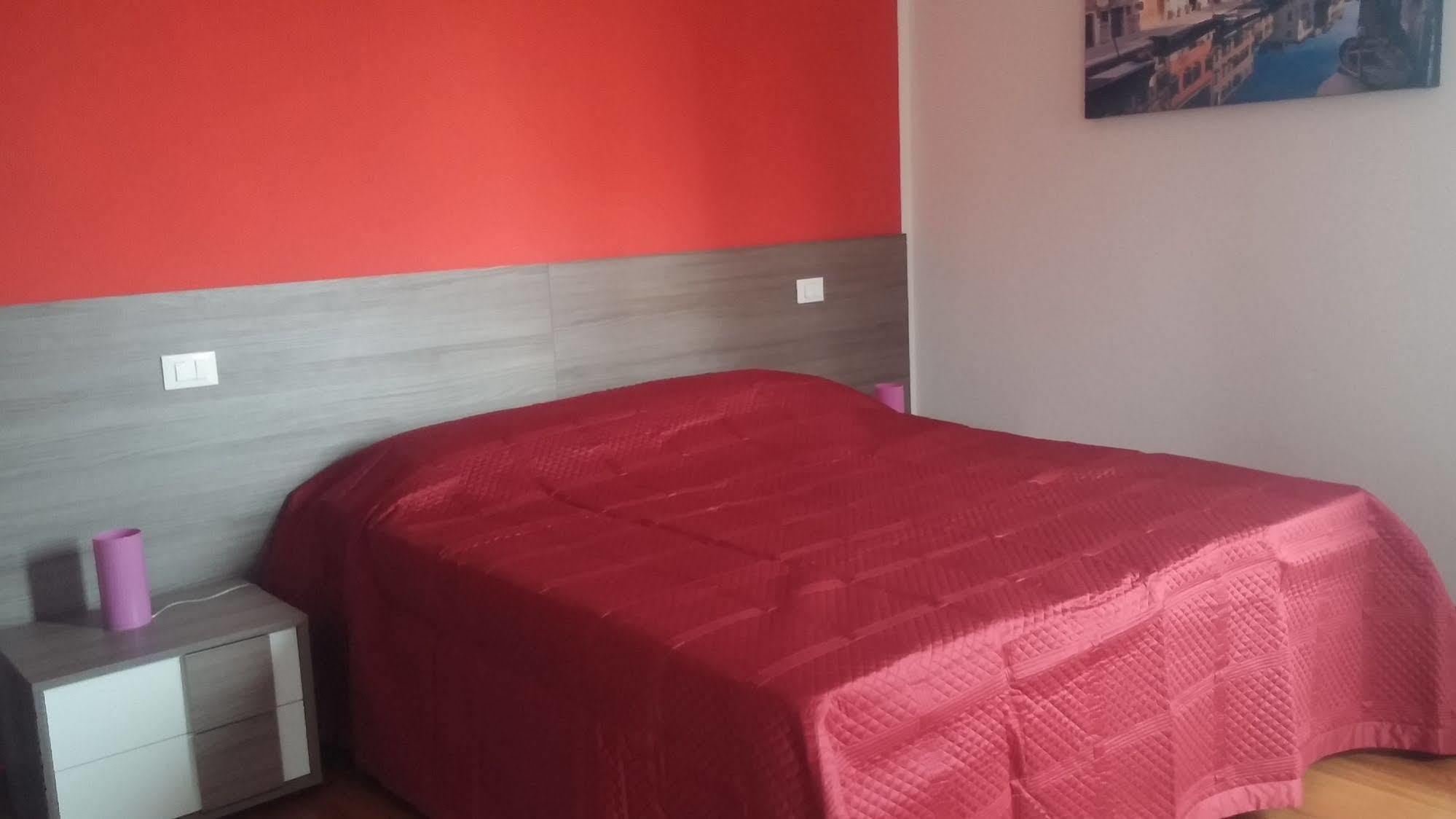 Good Wine Apartments Venesia Bagian luar foto